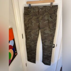 Banana RepublicCamouflage Travel Jean Size 34 x30 slim fit
